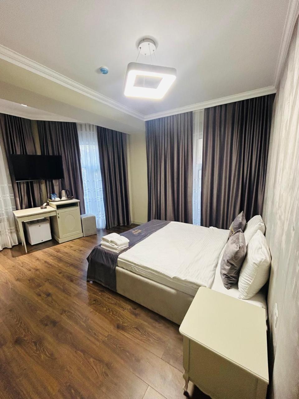 Sunday Hotel Баку Экстерьер фото